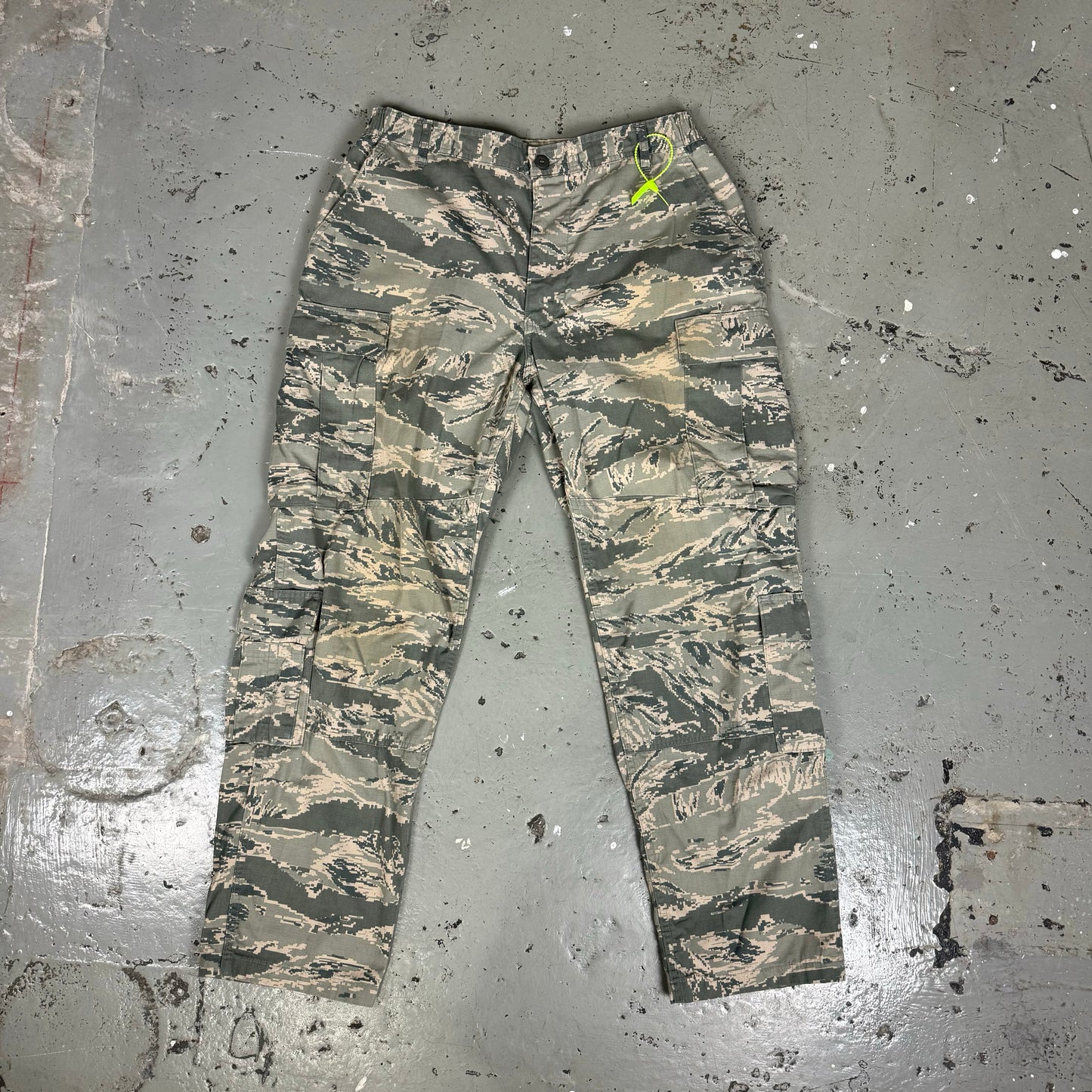MILITARY CAMO PRINT - 36 R