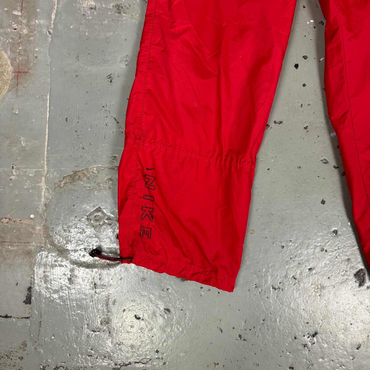 VINTAGE NIKE PARACHUTE PANTS - L