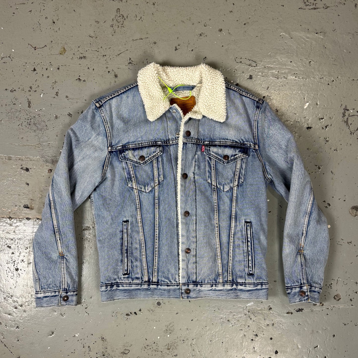 VINTAGE LEVI JEAN JACKET- M