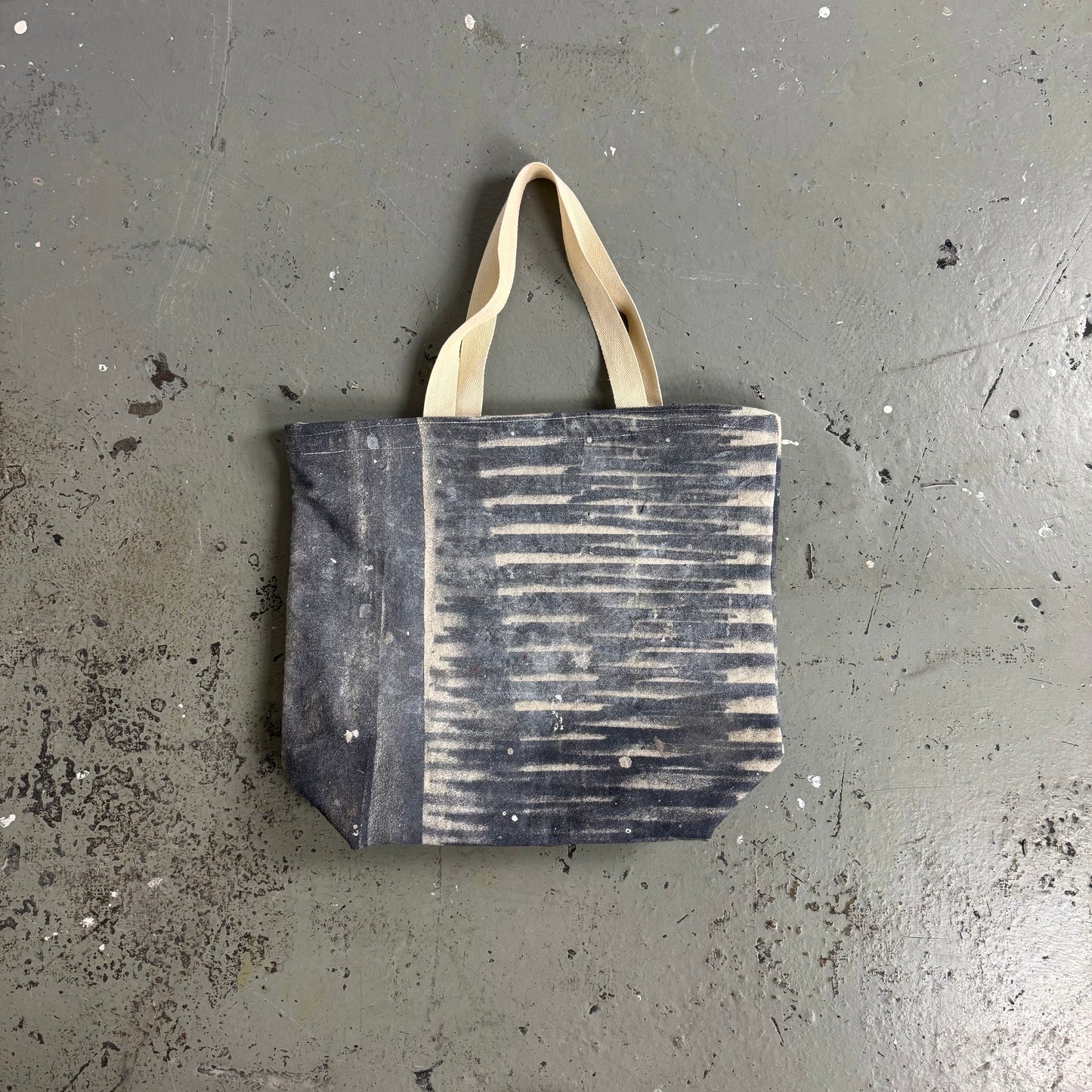 REPURPOSED PAINTER BAG 05