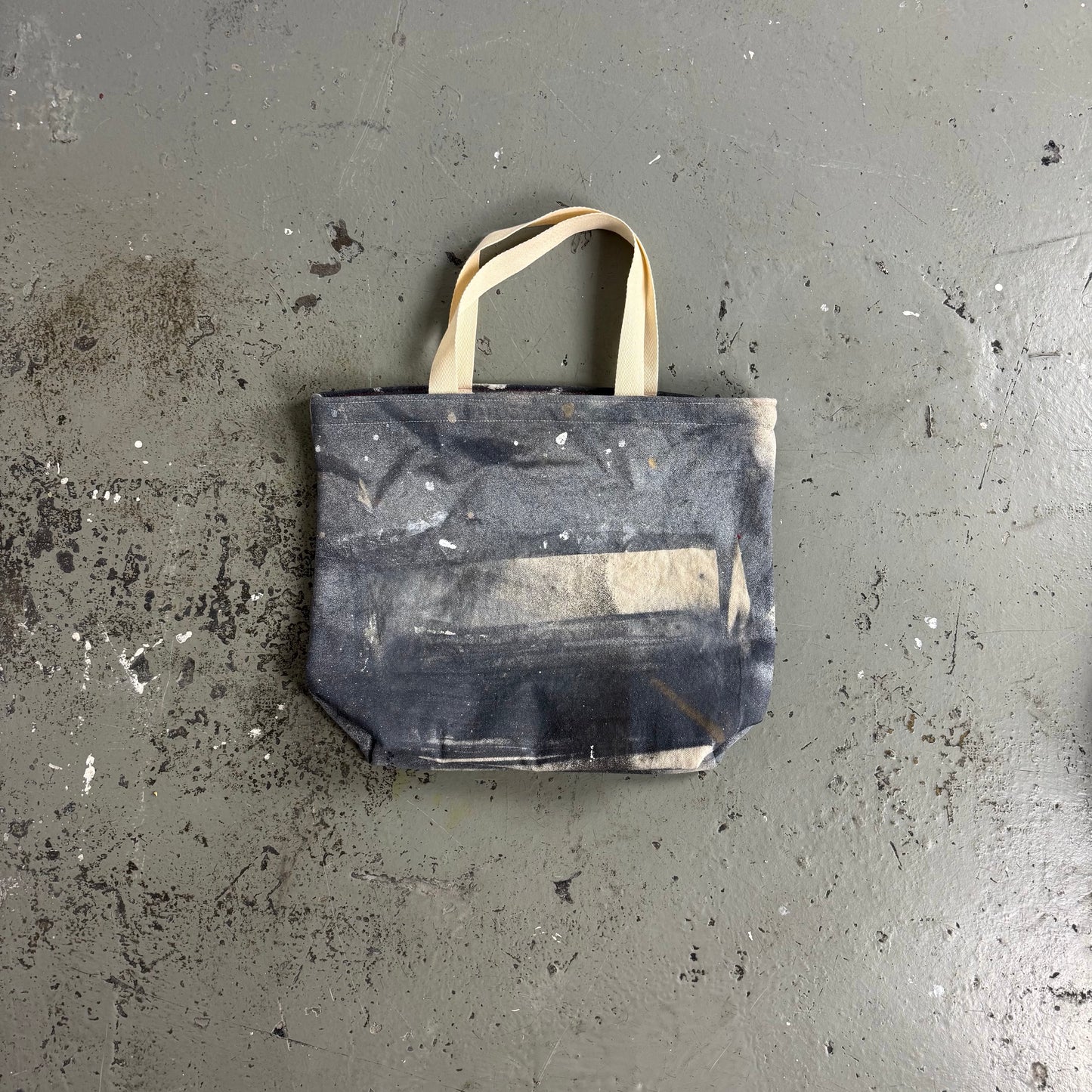 REPURPOSED PAINTER BAG 01