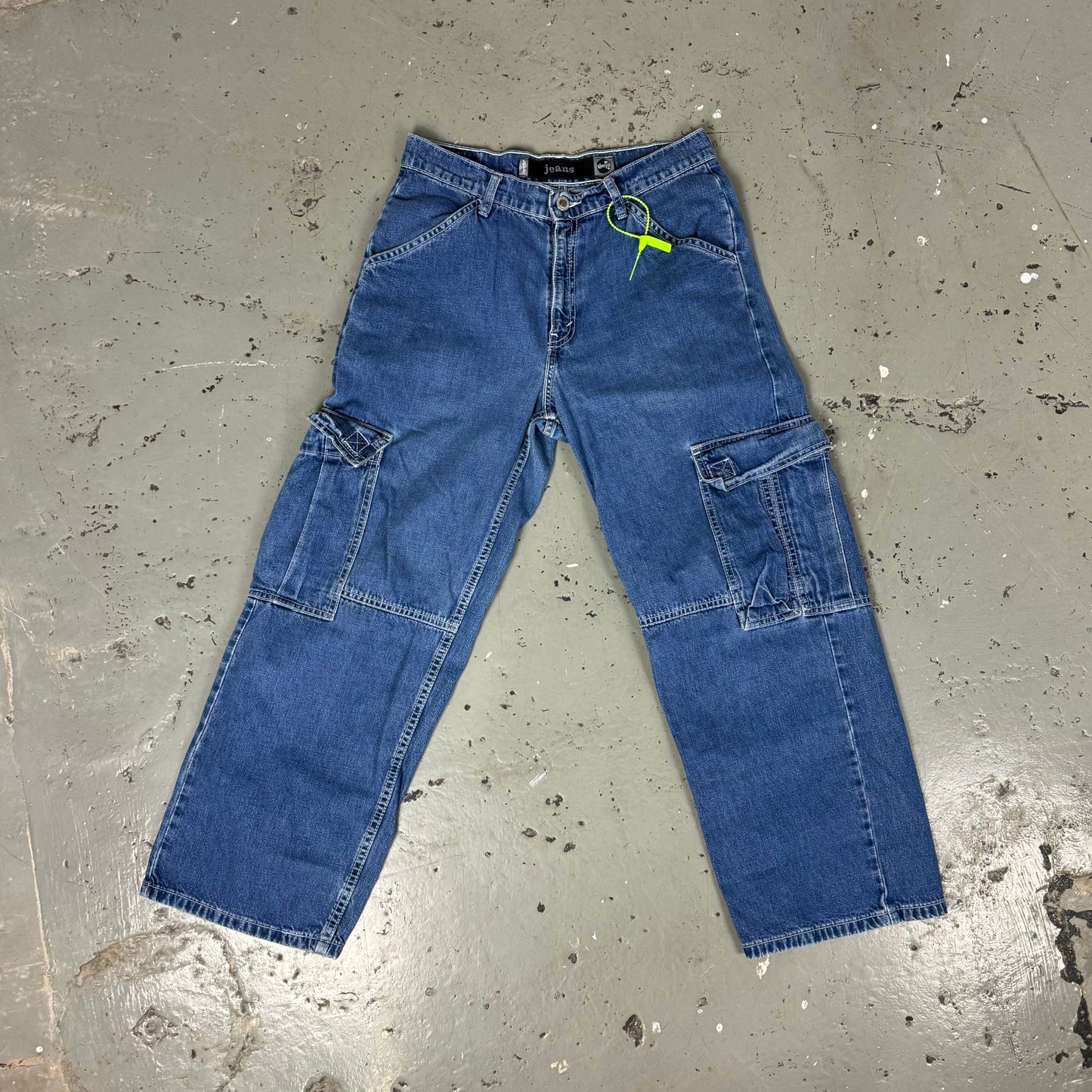 SILVER TAB LEVIS - 28 X 28