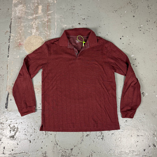 RED SWEATER - L