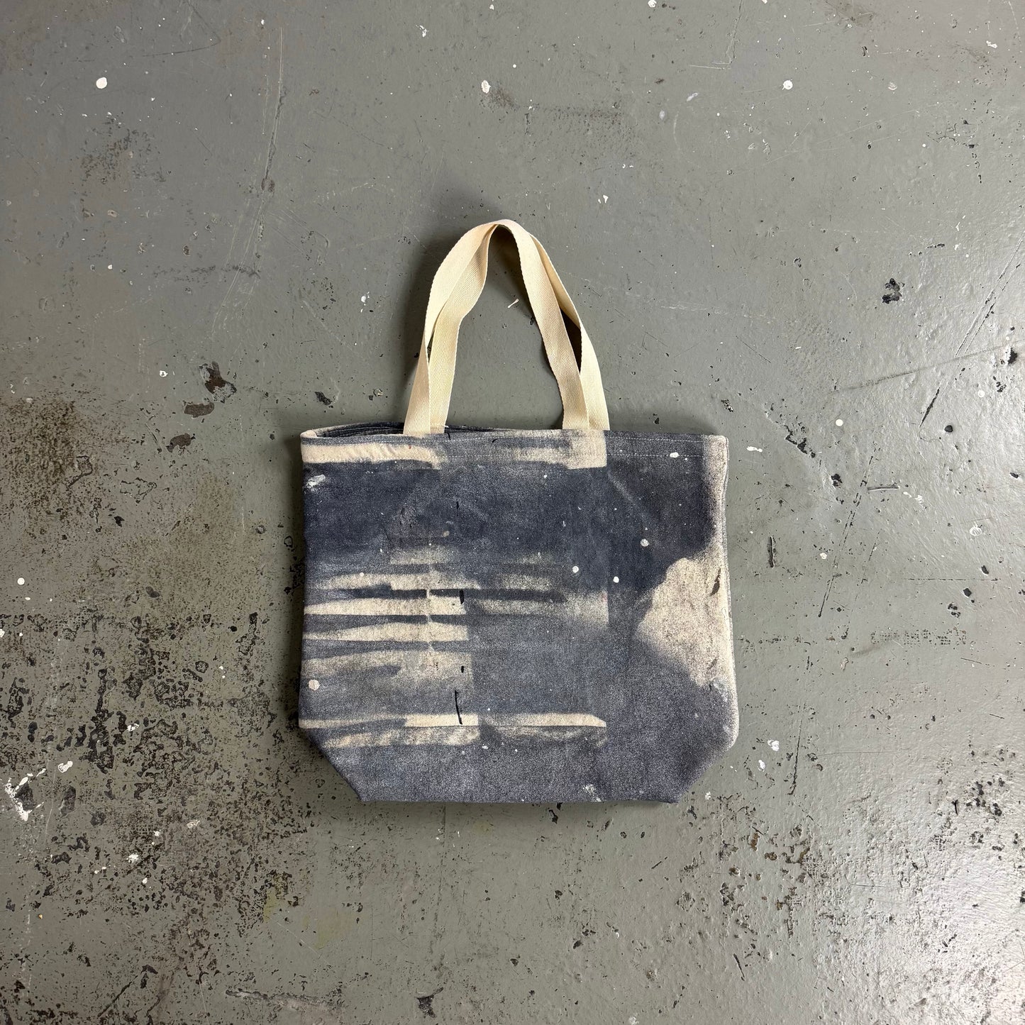 REPURPOSED PAINTER BAG 05